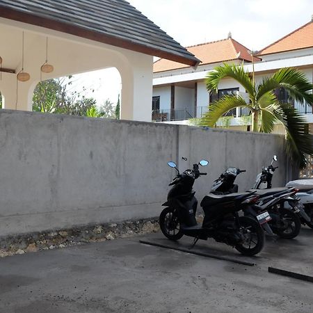 Dipenida Bali Hotel Batununggul Exterior photo