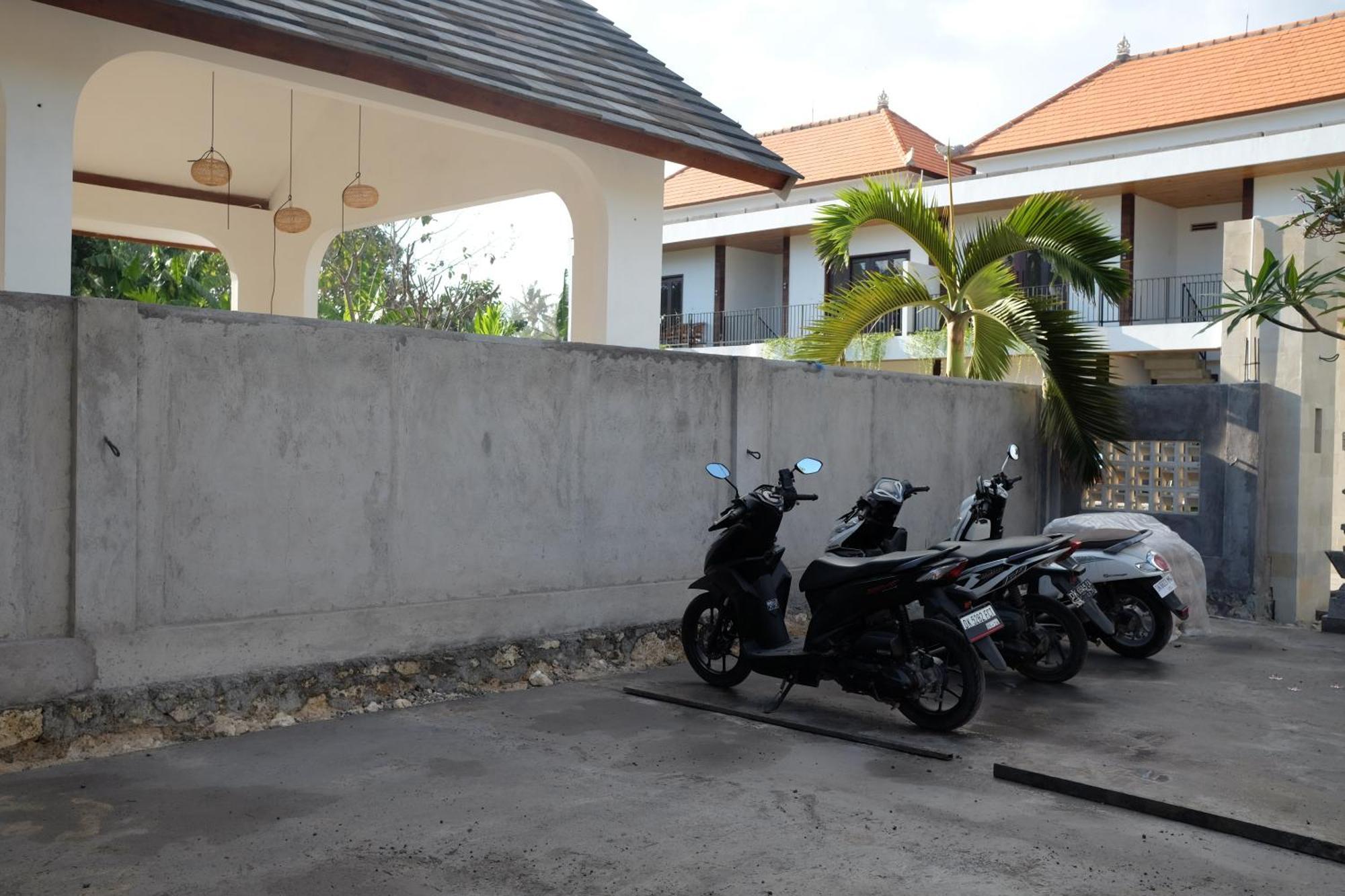 Dipenida Bali Hotel Batununggul Exterior photo