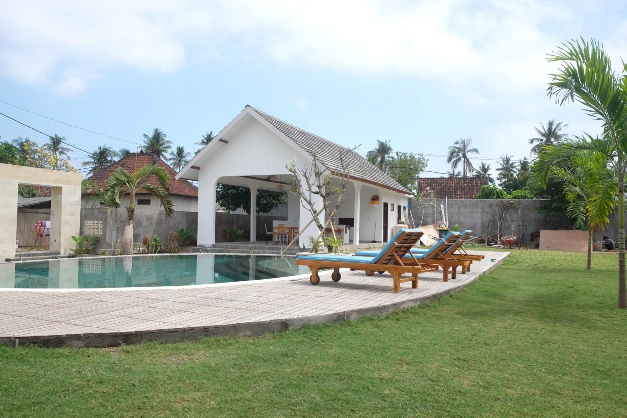 Dipenida Bali Hotel Batununggul Exterior photo
