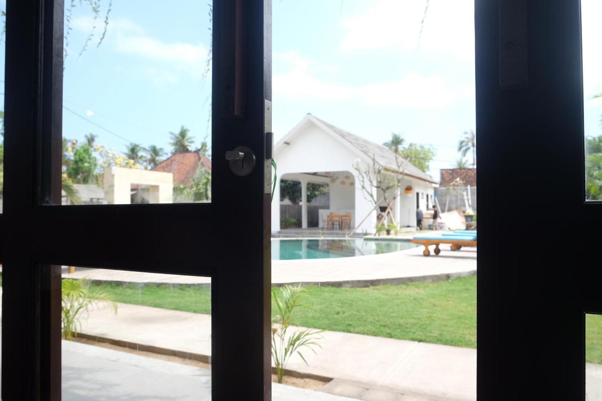 Dipenida Bali Hotel Batununggul Exterior photo