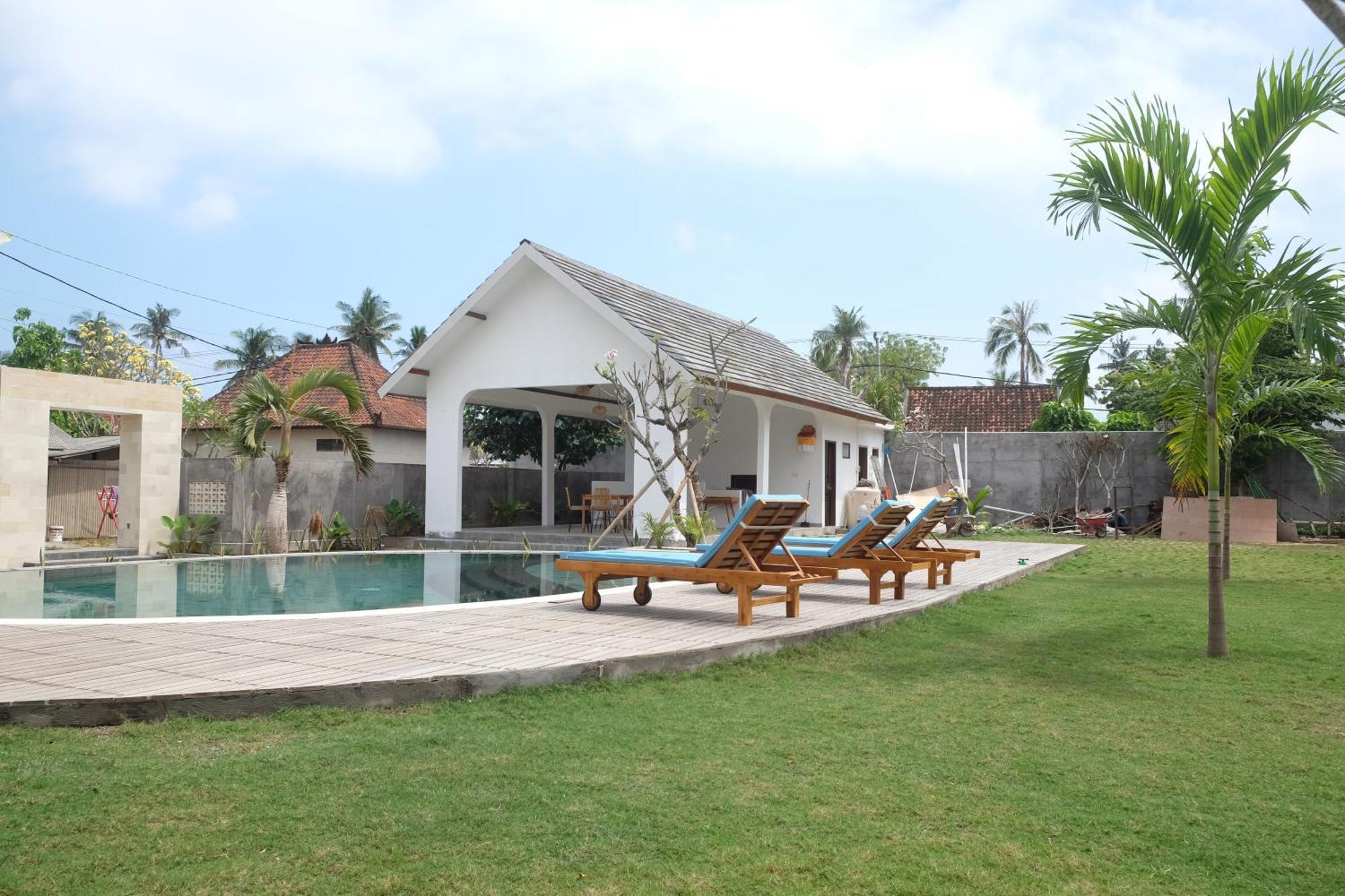 Dipenida Bali Hotel Batununggul Exterior photo