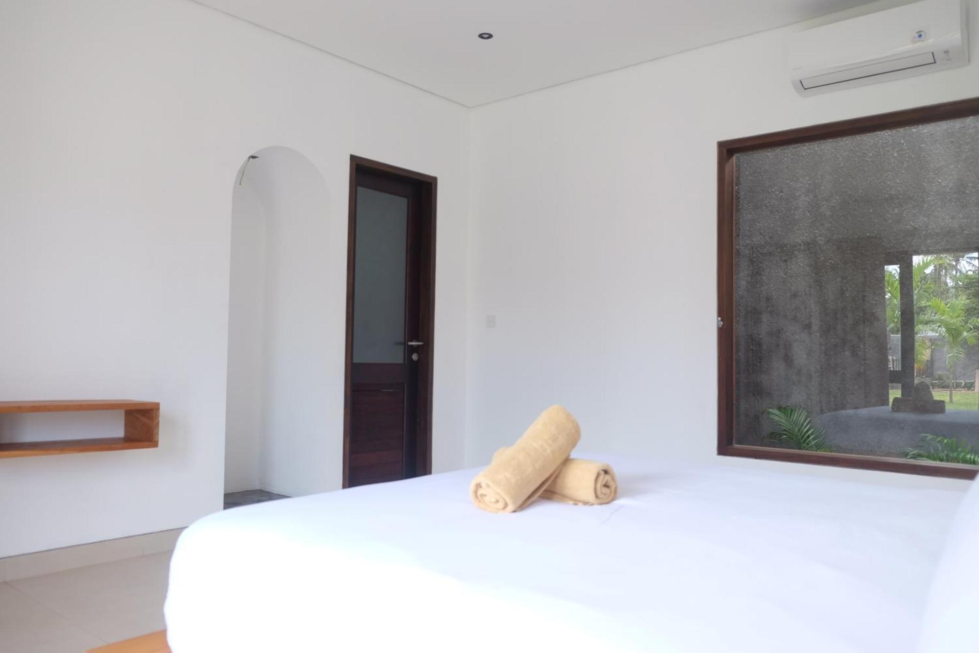 Dipenida Bali Hotel Batununggul Exterior photo