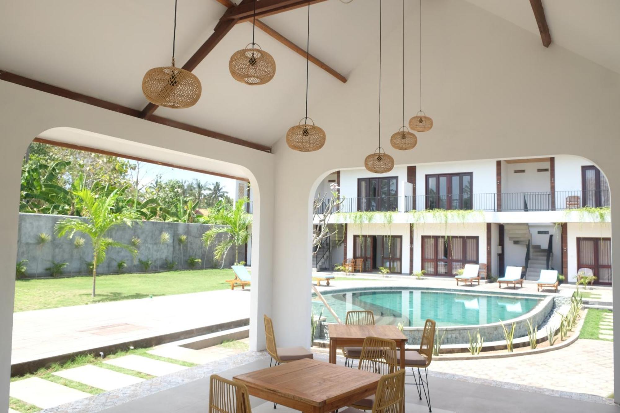 Dipenida Bali Hotel Batununggul Exterior photo